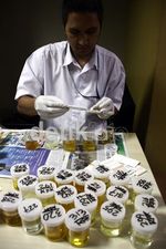 Karyawan KPK Tes Urine