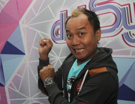 Azis Gagap Rayakan Malam Tahun Baru di Pondok Pesantren