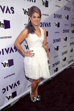 Kelly Osbourne Tampil Girly