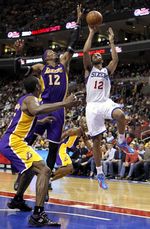 Kobe Bryant Menangkan Lakers