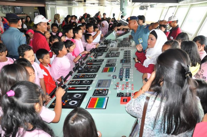 Ayo! Berwisata Sambil Belajar di Kapal Perang RI di Priok