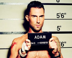 Foto: Adam Levine, Vokalis Seksi Bertato