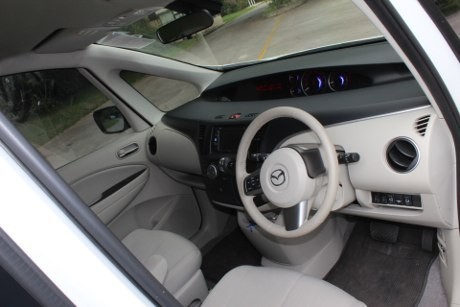 Kencan dengan Mazda Biante