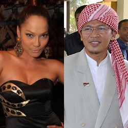 Aa Gym Nikah Lagi, Foto Topless Jenny Cortez Beredar