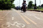 Jalur Sepeda BKT Terus Dilanggar