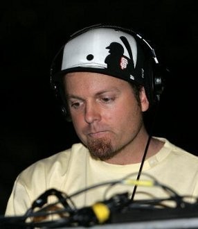 Bikin Pusing Clubgoer, DJ Shadow Hentikan Konser di Miami