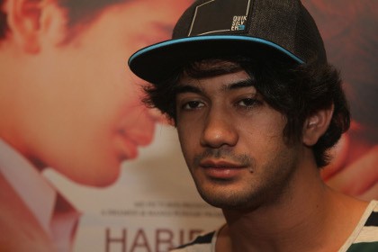 BJ Habibie Akui Reza Rahadian Sukses Perankan Dirinya