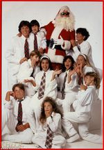 Kartu Natal Keluarga Kardashian dari Masa ke Masa