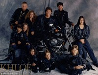 Keluarga Kardashian dan anak-anak dari Bruce Jenner bergaya ala biker. (Daily Mail)