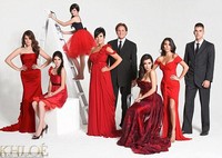 Kylie dan Kendall Jenner akhirnya muncul di kartu Natal keluarga Kardashian. (Daily Mail)