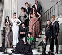 Glamour ala Hollywood dipilih sebagai tema foto Natal tahun 2010. (Daily Mail)