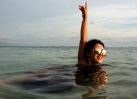 Syahrini terlihat sangat menikmati liburannya di Bali. (Instagram)