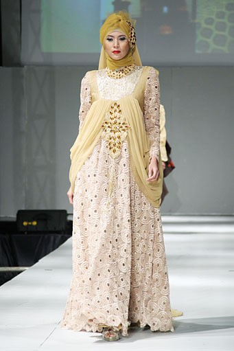 Toera Imara Wanderlust of Cyrus. IPBM [Ikatan Perancang Busana Muslim] Jabar collection 2013 Fashion & Art at The Trans Luxury Hotel. Bandung. [Foto: Mohammad Abduh/Wolipop]