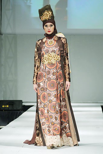 Toera Imara Wanderlust of Cyrus. IPBM [Ikatan Perancang Busana Muslim] Jabar collection 2013 Fashion & Art at The Trans Luxury Hotel. Bandung. [Foto: Mohammad Abduh/Wolipop]