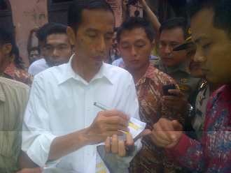 Jokowi Temui Komandan PKL di Area Museum Fatahillah