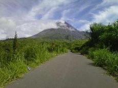 Lima Pendaki Ditemukan Selamat Setelah Tersesat 3 Hari di Gunung Merapi