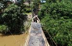 Jembatan Srengseng Sawah Diperbaiki
