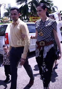 Teuku Zacky hadir bersama keluarga. Ramses/detikHot.