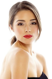 Sebelumnya, ia merupakan pemenang dari Miss USA 2012. (Miss Universe)