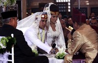 Suasana haru terasa di prosesi yang dimulai pukul 10.20 WIB itu. Ramses/detikFoto.