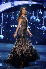 5 Perempuan Cantik di 5 Besar Miss Universe 2012