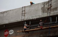 Para pekerja informal juga memiliki risiko kecelakaan kerja lebih besar.