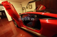 Mobil listrik yang masih berbentuk prototipe ini menghabiskan dana sebesar Rp 3 miliar.