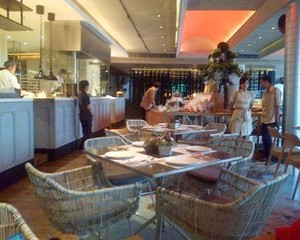 Moovina, Resto Baru di Plaza Indonesia dengan Dua Pilihan Suasana