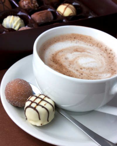 Biar Liburan Nyaman dan Sehat, Makanlah Cokelat dan Ubi!