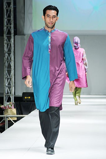 Meeta Fauzan Magnificent Nature. IPBM [Ikatan Perancang Busana Muslim] Jabar collection 2013 Fashion & Art at The Trans Luxury Hotel. Bandung. [Foto: Mohammad Abduh/Wolipop]