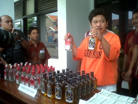 Produsen Vodka dan Whisky Palsu Dibekuk di Kebumen