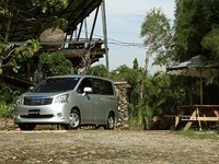 Merasakan Baby Alphard di Kota Udang