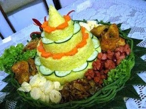 Nasi Tumpeng Jadi Pendorong Wisata Kuliner Indonesia