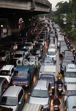 Kawasan Cawang Macet Total