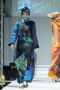 Ning Zulkarnain The Miracle of Love IPBM [Ikatan Perancang Busana Muslim] Jabar collection 2013 Fashion & Art at The Trans Luxury Hotel. Bandung. [Foto: Mohammad Abduh/Wolipop]