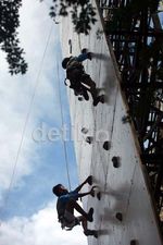 Lomba Panjat Dinding Berani, Jujur, Hebat