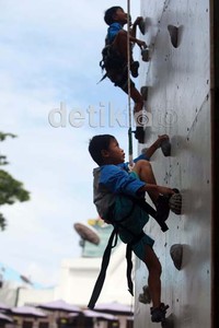 Kejuaraan Panjat Tebing Indonesia Tingkat Nasional & Temu Komunitas Anti Korupsi itu dihelat di Pelataran Plaza Festival, Kuningan, Jakarta, Sabtu (22/12).