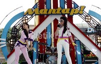 Maia dan Meychan tampil enerjik menghibur para pengunjung dufan dan penonton acara musik Mantap!