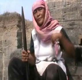 Penambang Perempuan yang Tak Mengenal Hari Ibu