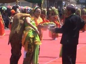 Aroma Magis Tarian Seblang Buka Festival Kuwung Banyuwangi