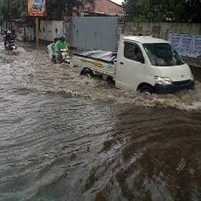 Macet dan Banjir Pemandangan Sore Ini di Bandung
