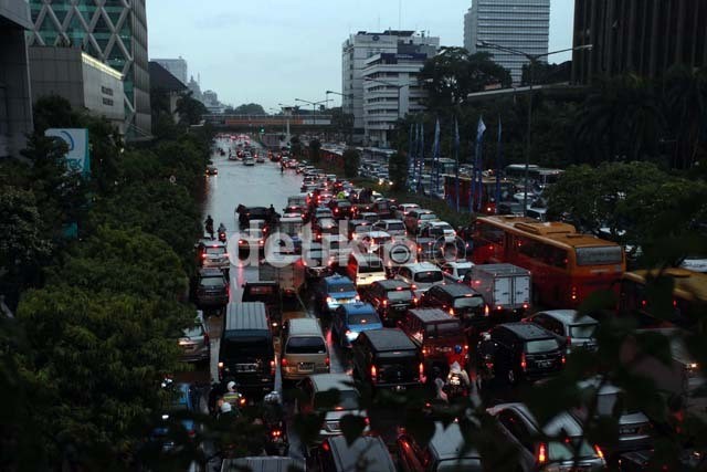 Jakarta Terus Dikepung Banjir dan Macet, Jokowi Harus Bertindak