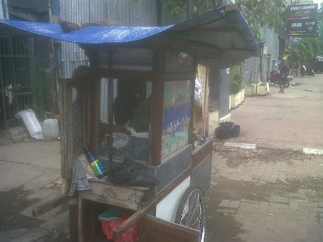 Cerita Tukang Sate yang Diterjang Air Bah di Sarinah Selama 4 Jam
