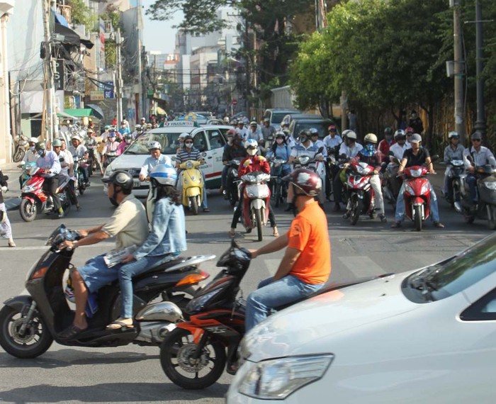 Kisah Motor, Helm dan Terik Matahari di Ho Chi Minh
