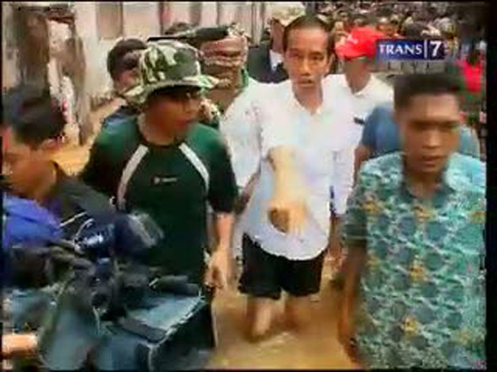 Jokowi Cari Solusi Banjir