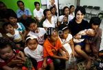 Nikita Mirzani Gelar Syukuran dengan Penderita Kanker