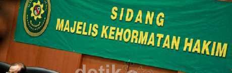 KY Dibentuk Konstitusi, Mengapa Ngurusin Hakim Cantik Selingkuh?