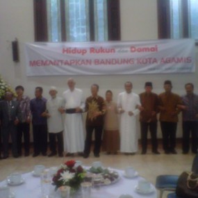 Natal Jadi Momen Warga Bandung Bersatu