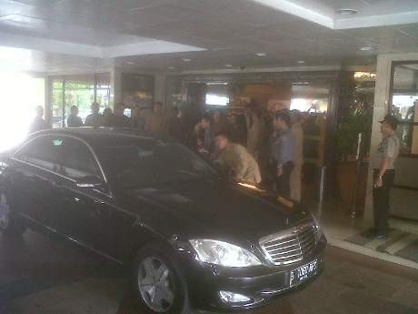 Ibu Ani dan Aira Bersiap Jemput Airlangga di RSPI