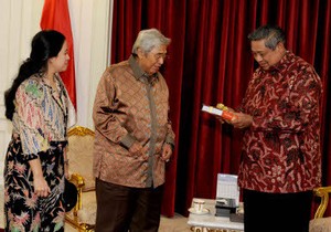 Ajak Puan Temui SBY, Taufiq Kiemas Tampak Lebih Muda